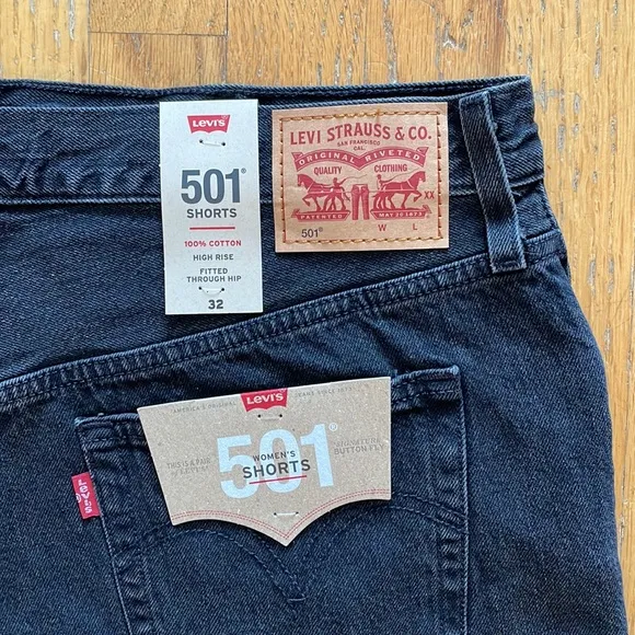 NWT Levi’s Premium, 501 High Rise Women’s Shorts, Black, 32-Waist