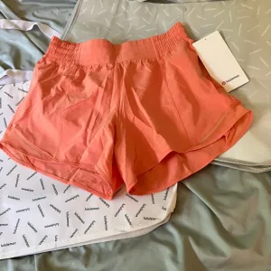 NWT Lululemon Hotty Hot High Rise Shorts 4&quot;, Sz 6, Coral Kiss