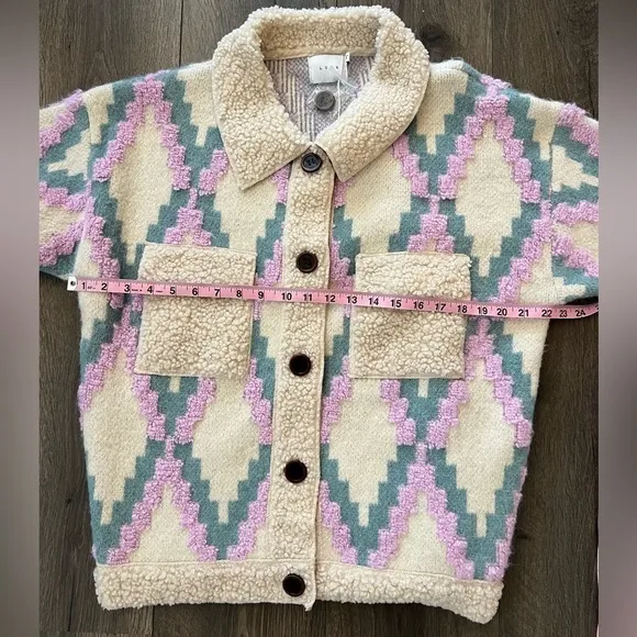 NWT LUSH Lightweight Jacquard Sherpa lined Sweater Jacket Cream/Lilac Size Med.
