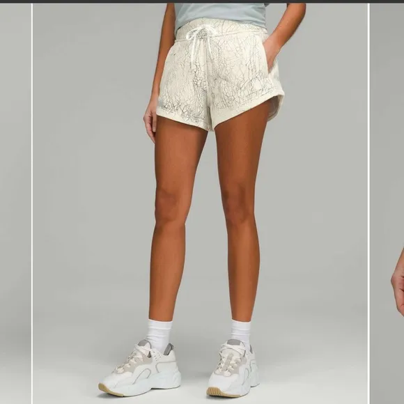 NWT New LULULEMON Inner Glow High-Rise Terry Short Thread Dye White Black TRD6 8