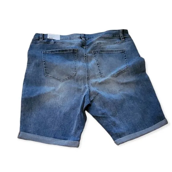 NWT Lane Bryant Signature Fit Denim Bermuda Short - Light Wash