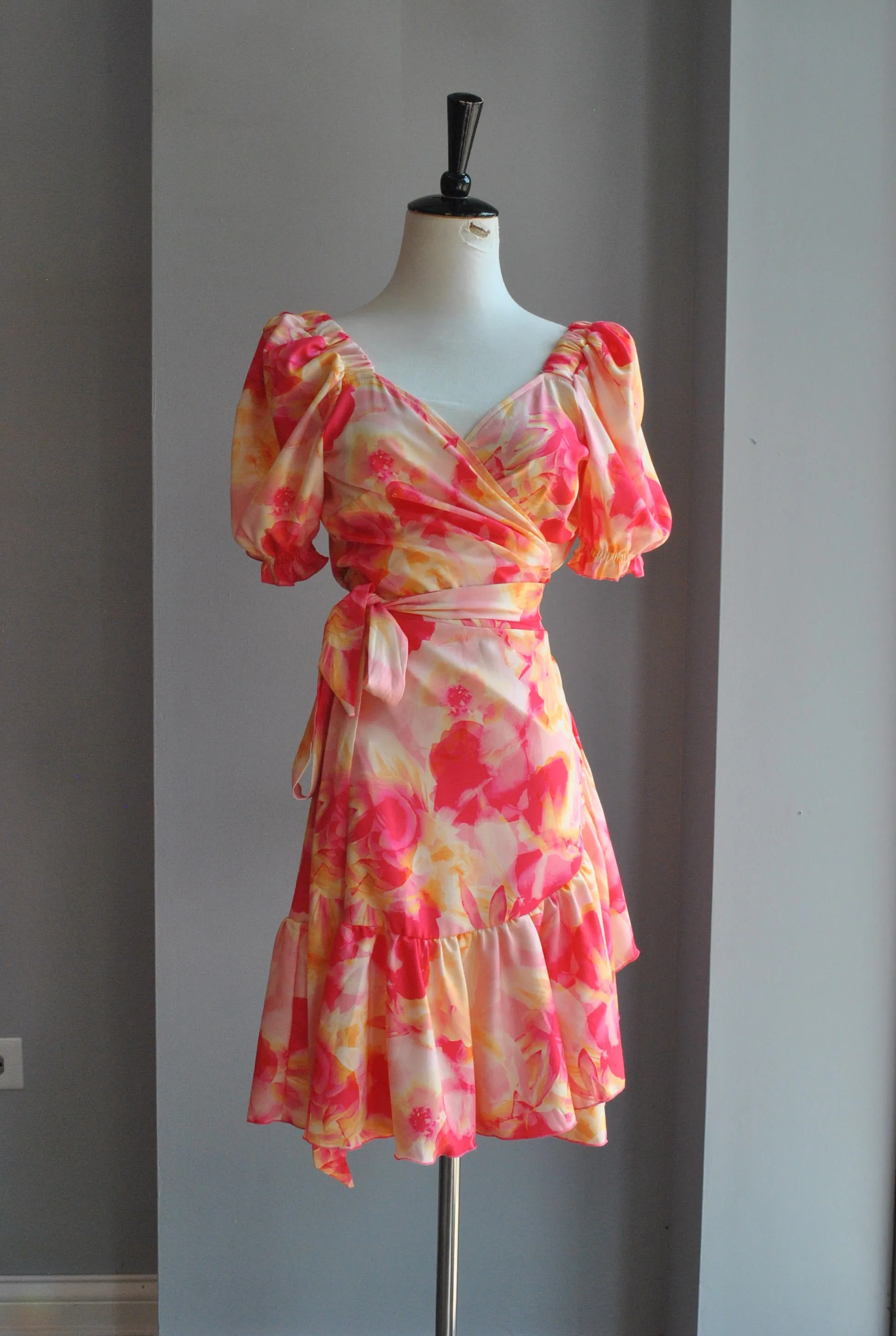 ORANGE MULTI SUMMER WRAP DRESS WITH SHORT SLEEVES