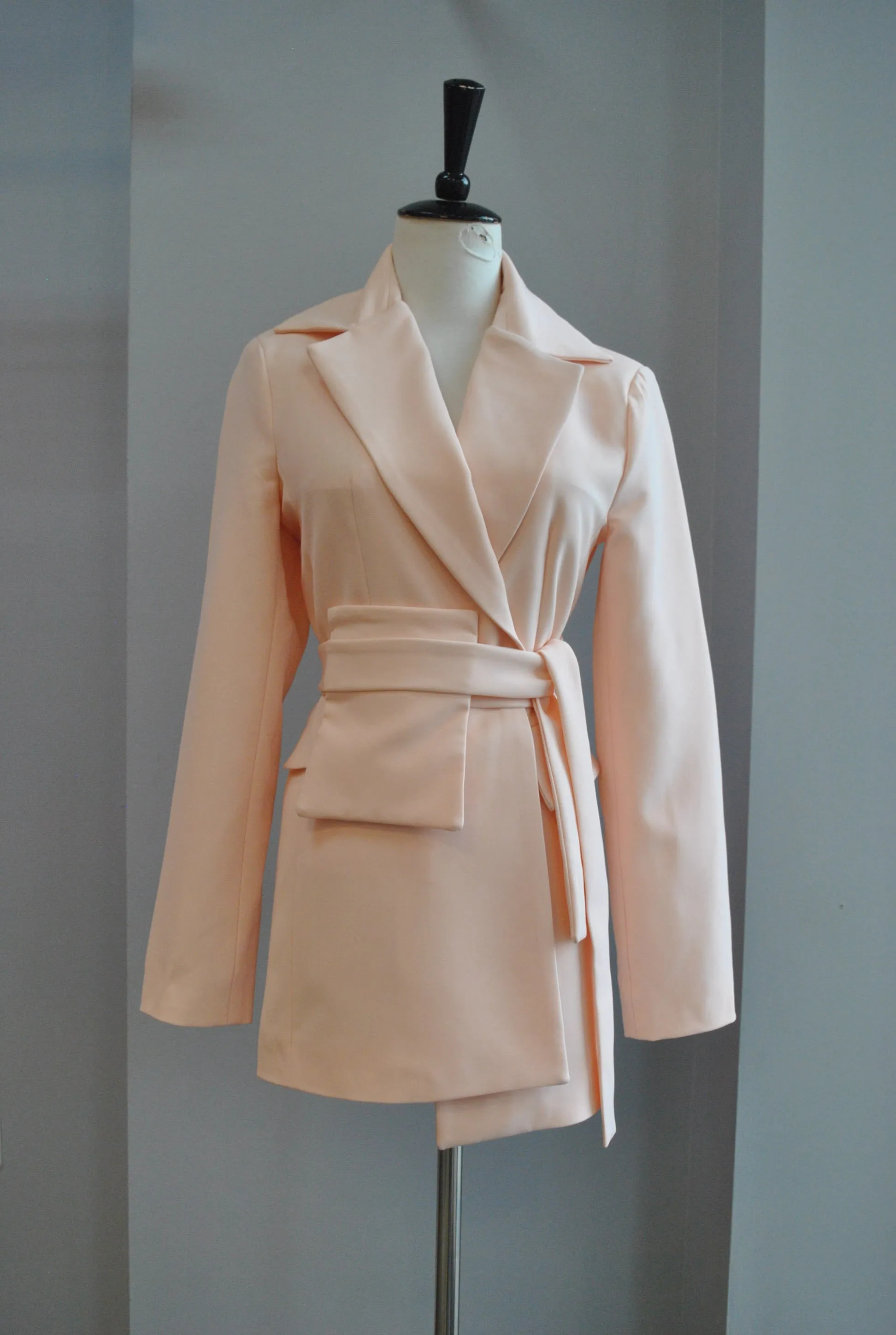 PEACH SPRING OVERSIZED BLAZER WITH A BELT