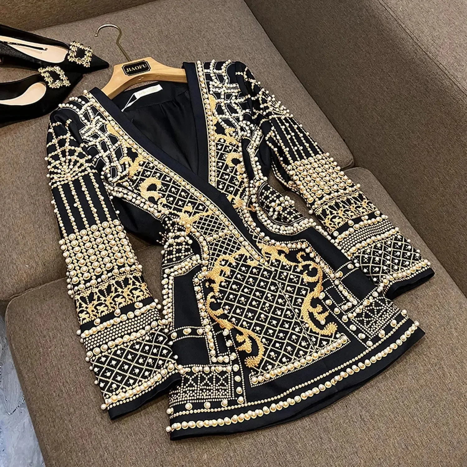 Retro Printed V-neckline Hidden Snap Blazer