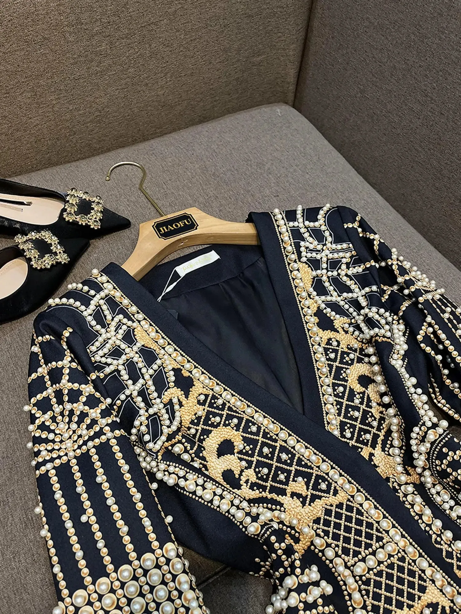 Retro Printed V-neckline Hidden Snap Blazer