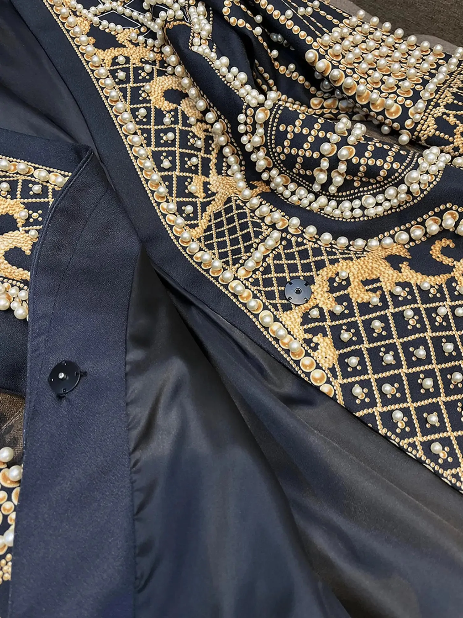 Retro Printed V-neckline Hidden Snap Blazer