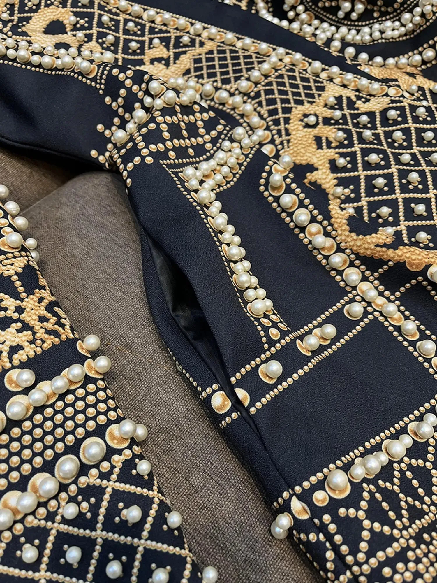 Retro Printed V-neckline Hidden Snap Blazer