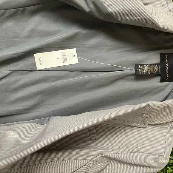 🔥🔥SALE🔥🔥Banana Republic Women's Grey with white stripes Blazer Size 0