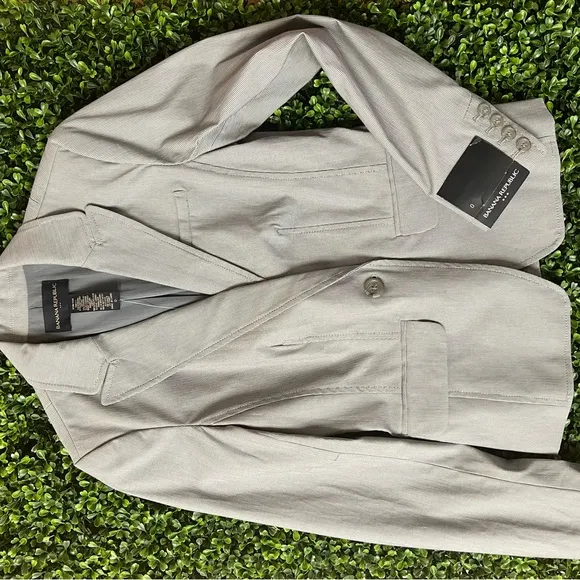 🔥🔥SALE🔥🔥Banana Republic Women's Grey with white stripes Blazer Size 0