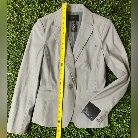 🔥🔥SALE🔥🔥Banana Republic Women's Grey with white stripes Blazer Size 0