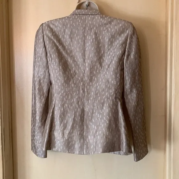 Santorelli Italian linen tan blazer with white accents size 2