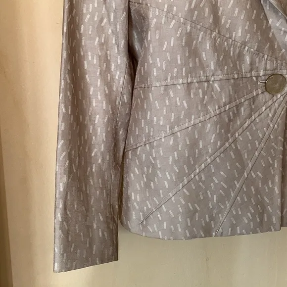 Santorelli Italian linen tan blazer with white accents size 2