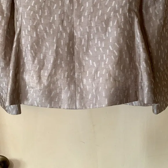 Santorelli Italian linen tan blazer with white accents size 2
