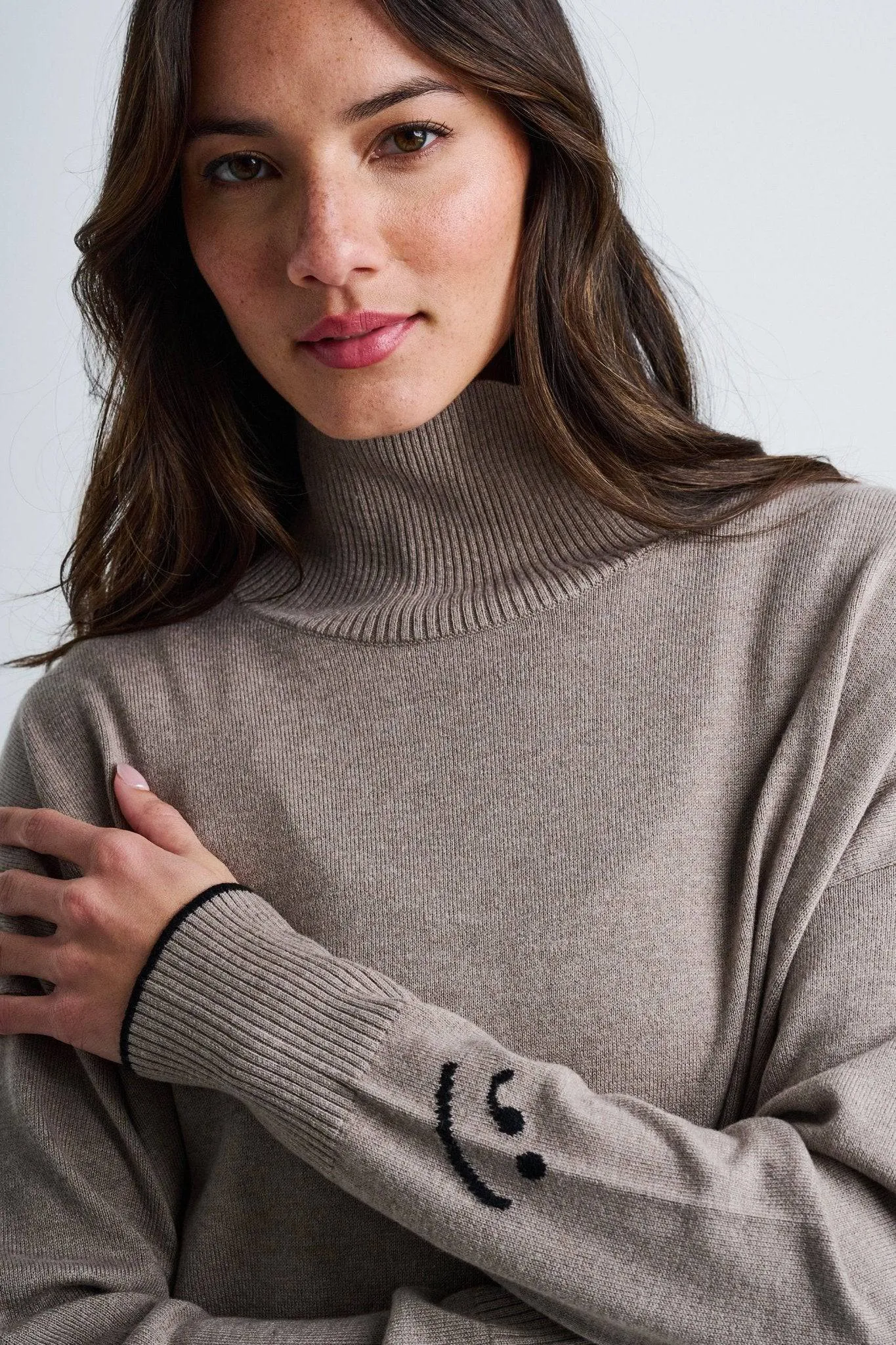 THE WINK TURTLENECK