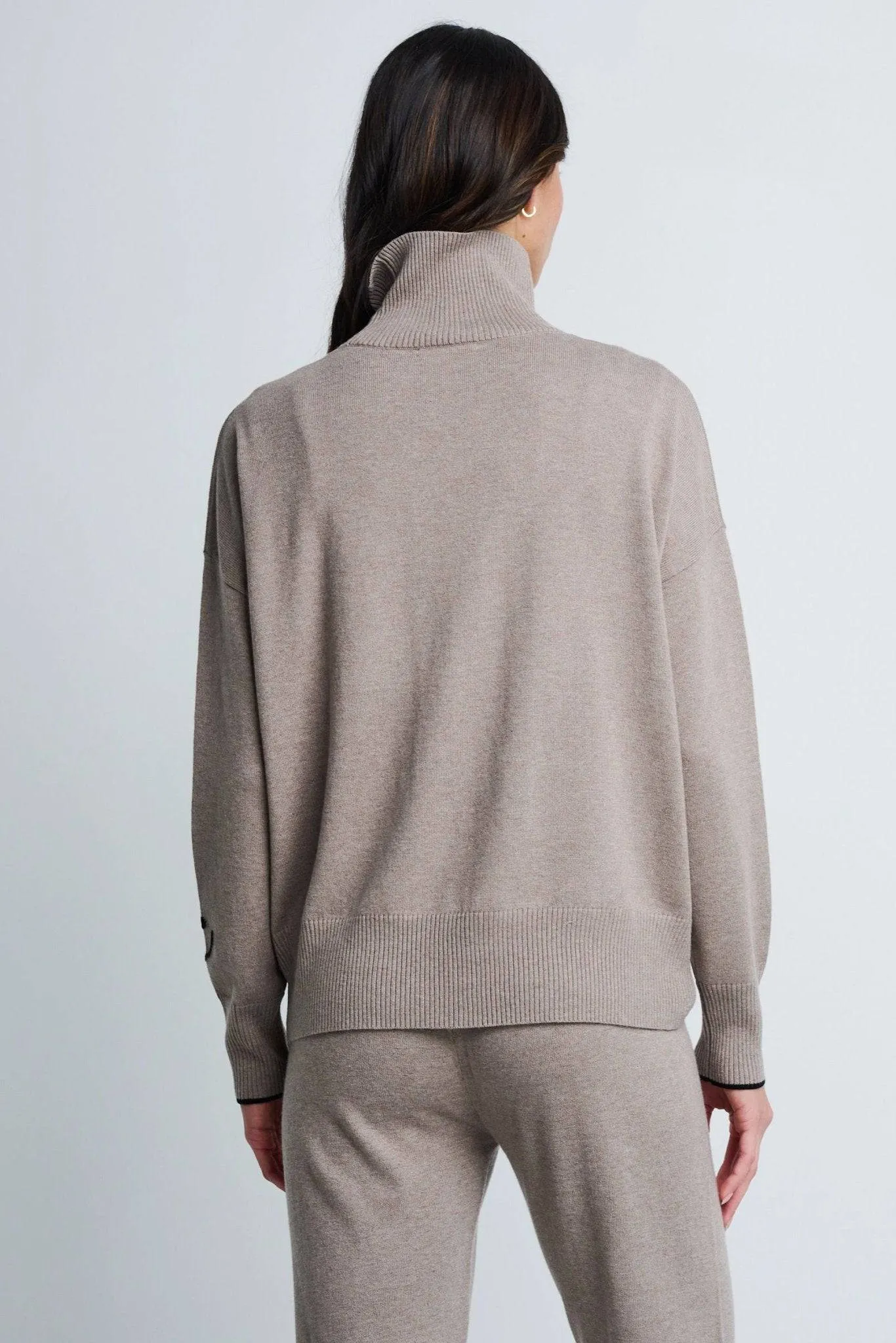 THE WINK TURTLENECK