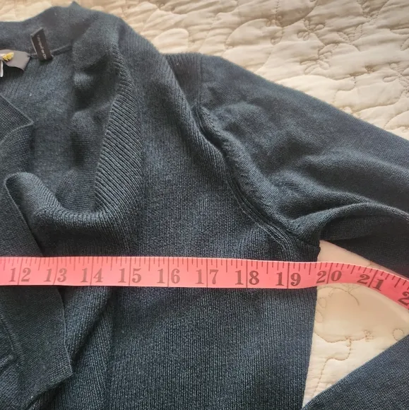 Theory 100% Merino Wool Cardigan Size Small Open Front Waterfall Dark Green Top