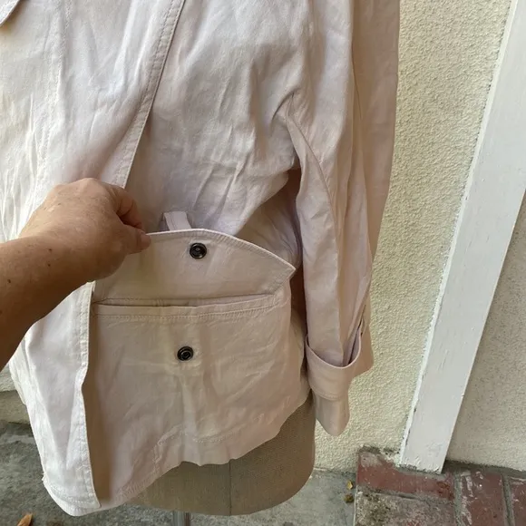 Vince linen blended gorgeous blazer with great pockets. Beautiful.