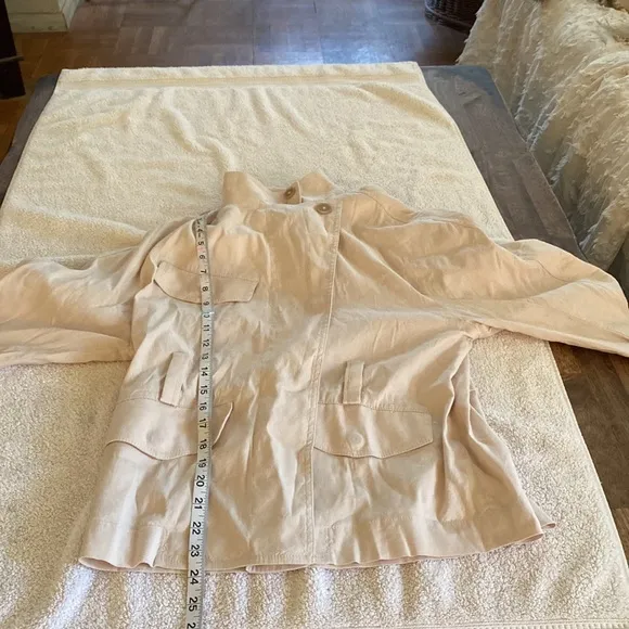 Vince linen blended gorgeous blazer with great pockets. Beautiful.