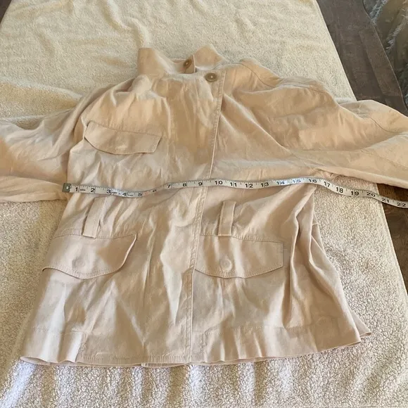 Vince linen blended gorgeous blazer with great pockets. Beautiful.