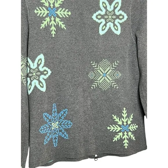 VINTAGE Eddie Bauer Women Sweater Med Gray Cardigan Snow Flakes Full Zip 90s