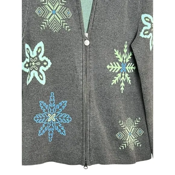 VINTAGE Eddie Bauer Women Sweater Med Gray Cardigan Snow Flakes Full Zip 90s