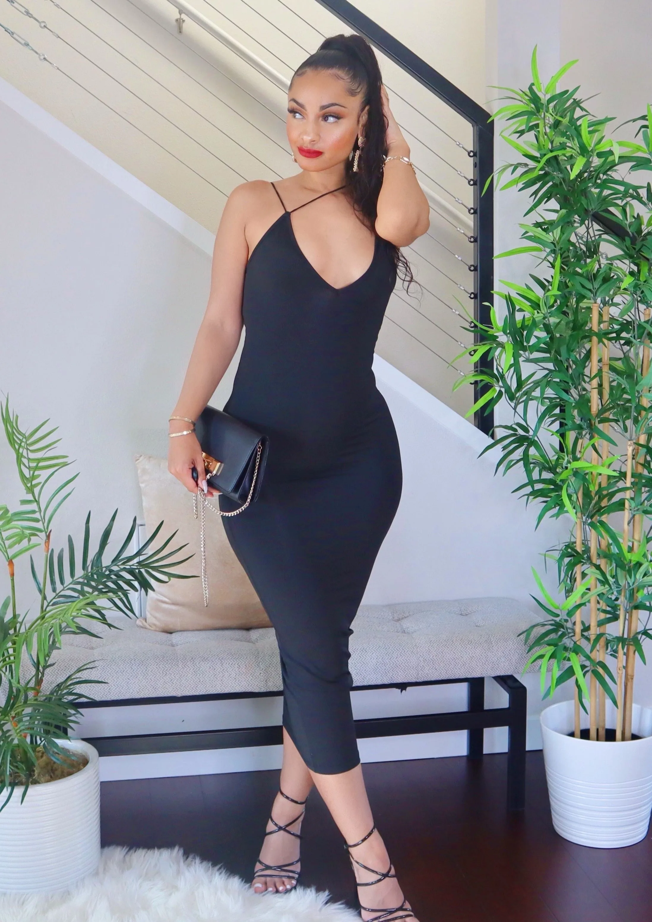 Vivian Front String Low V-Neck Dress (Black)