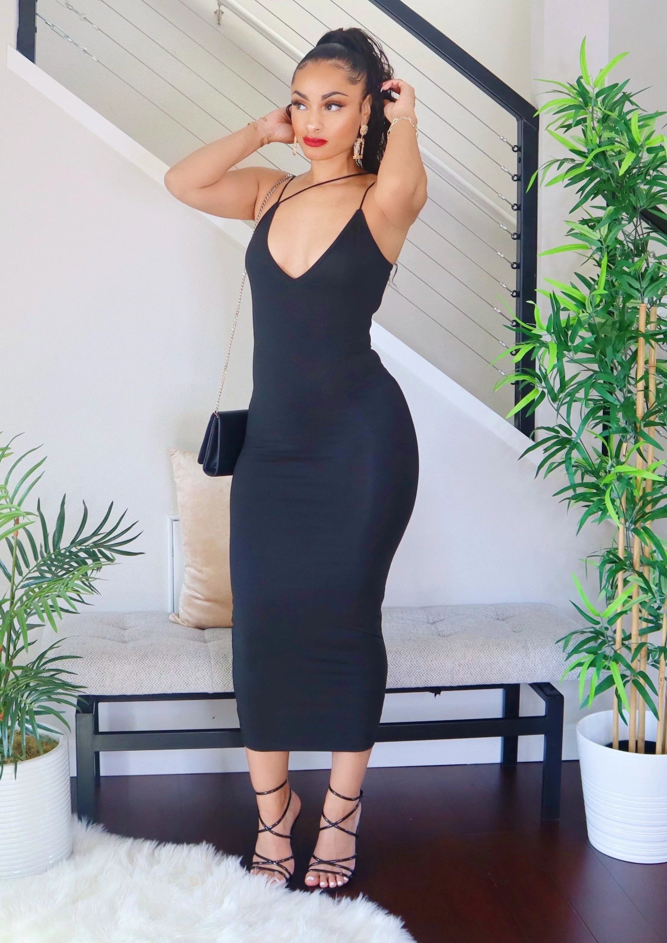 Vivian Front String Low V-Neck Dress (Black)
