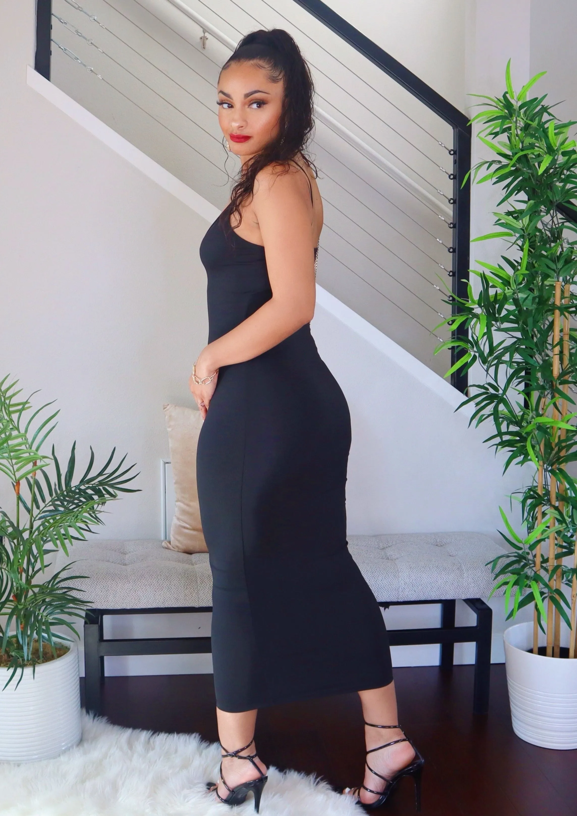 Vivian Front String Low V-Neck Dress (Black)