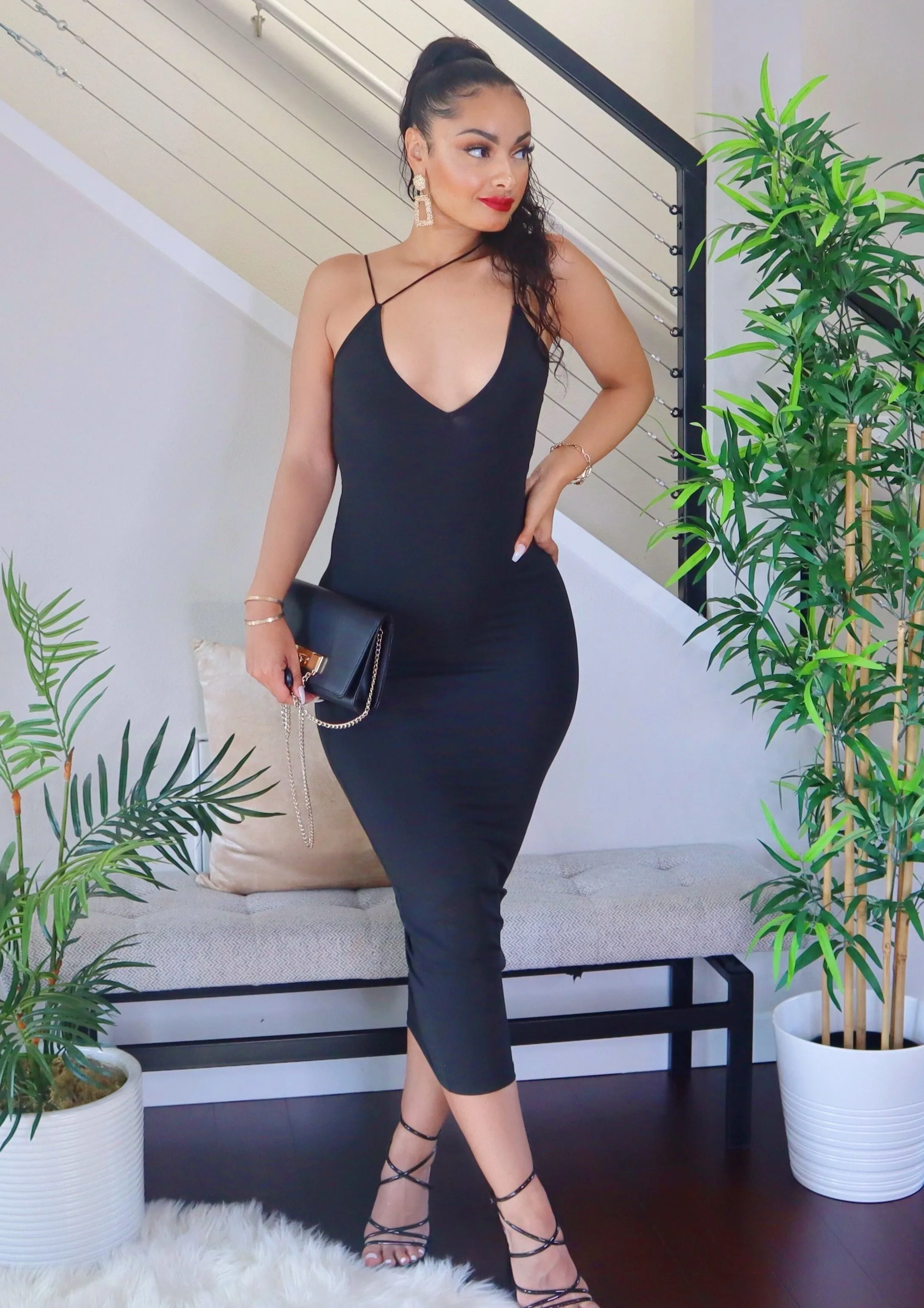 Vivian Front String Low V-Neck Dress (Black)