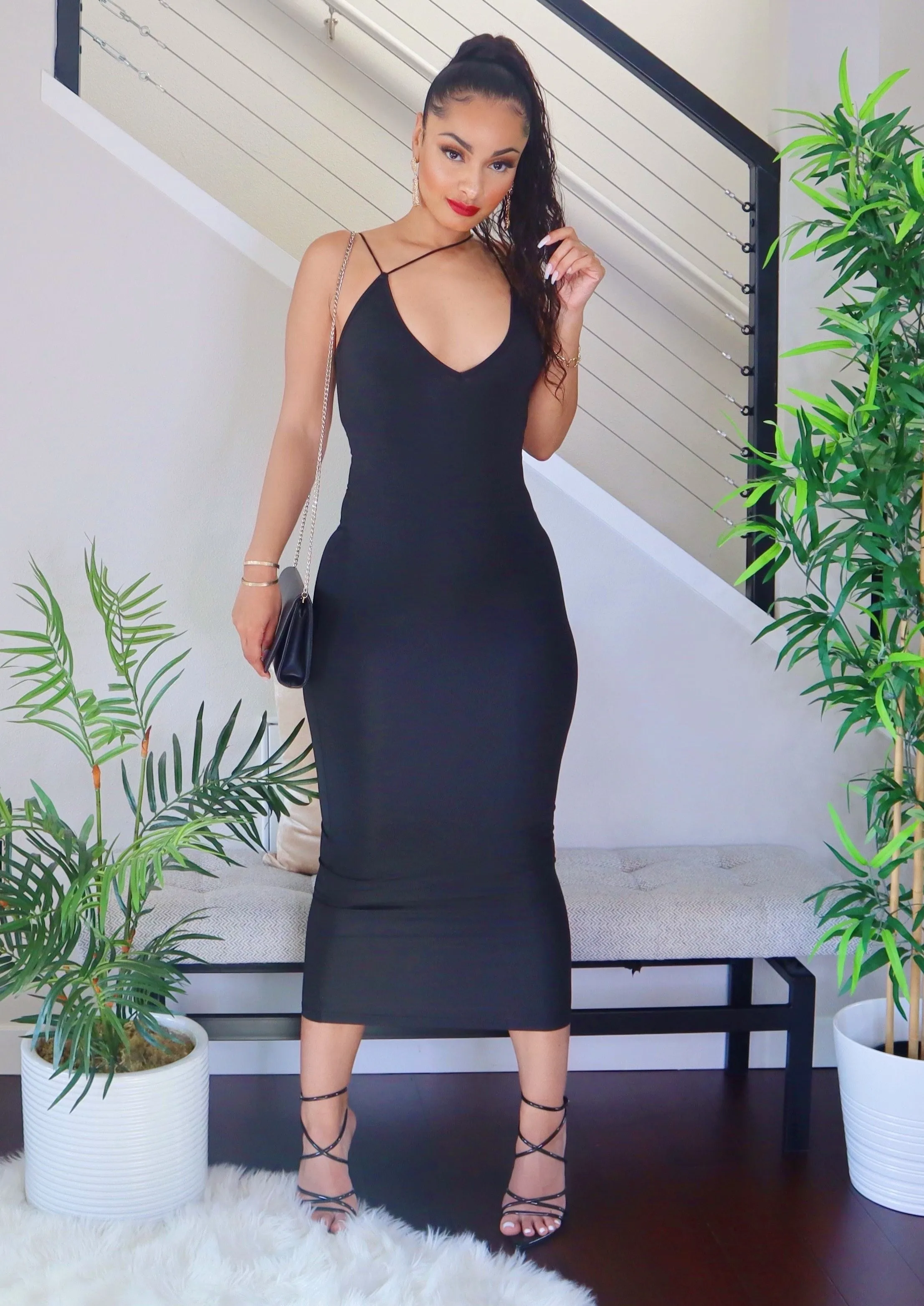 Vivian Front String Low V-Neck Dress (Black)
