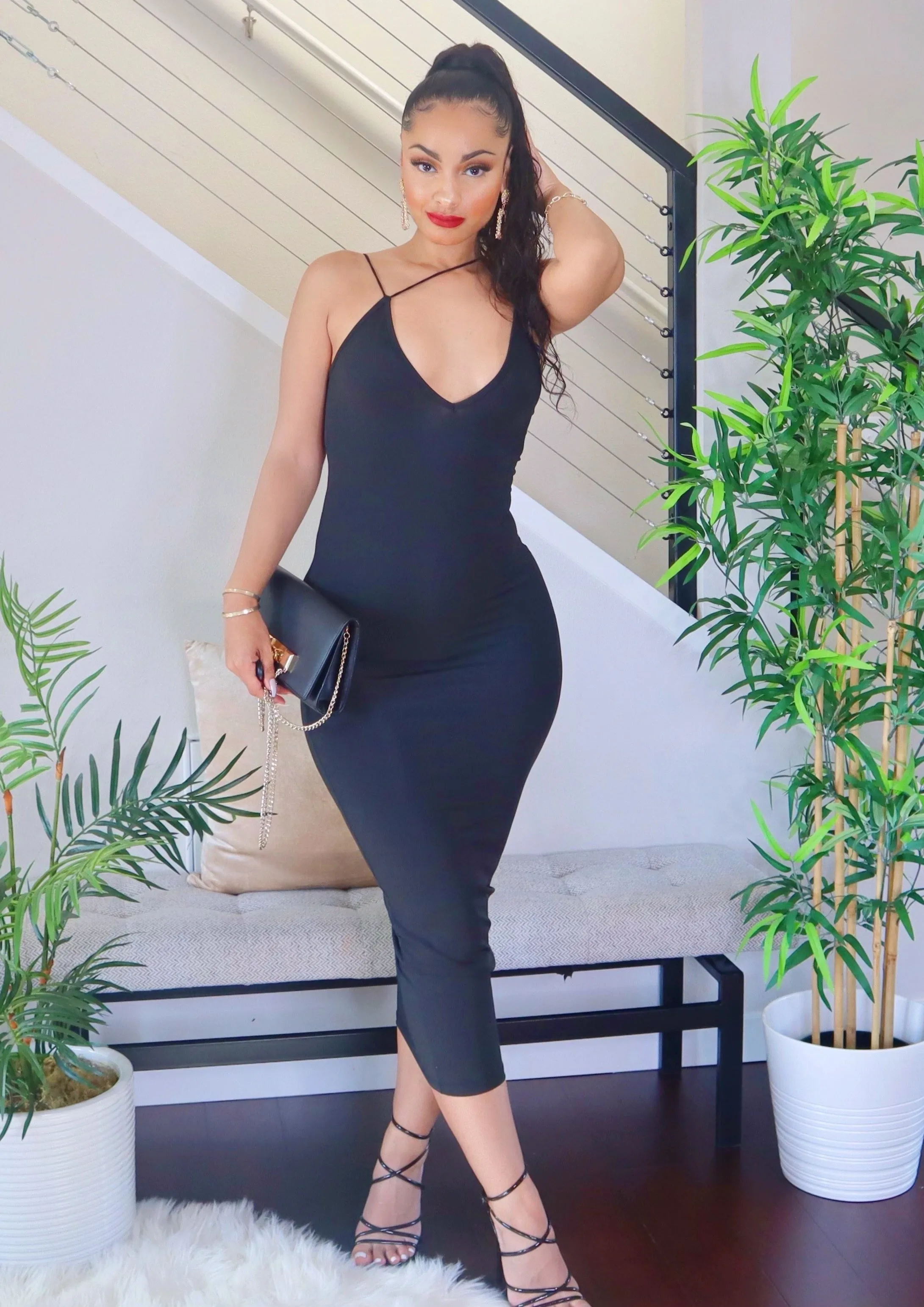 Vivian Front String Low V-Neck Dress (Black)