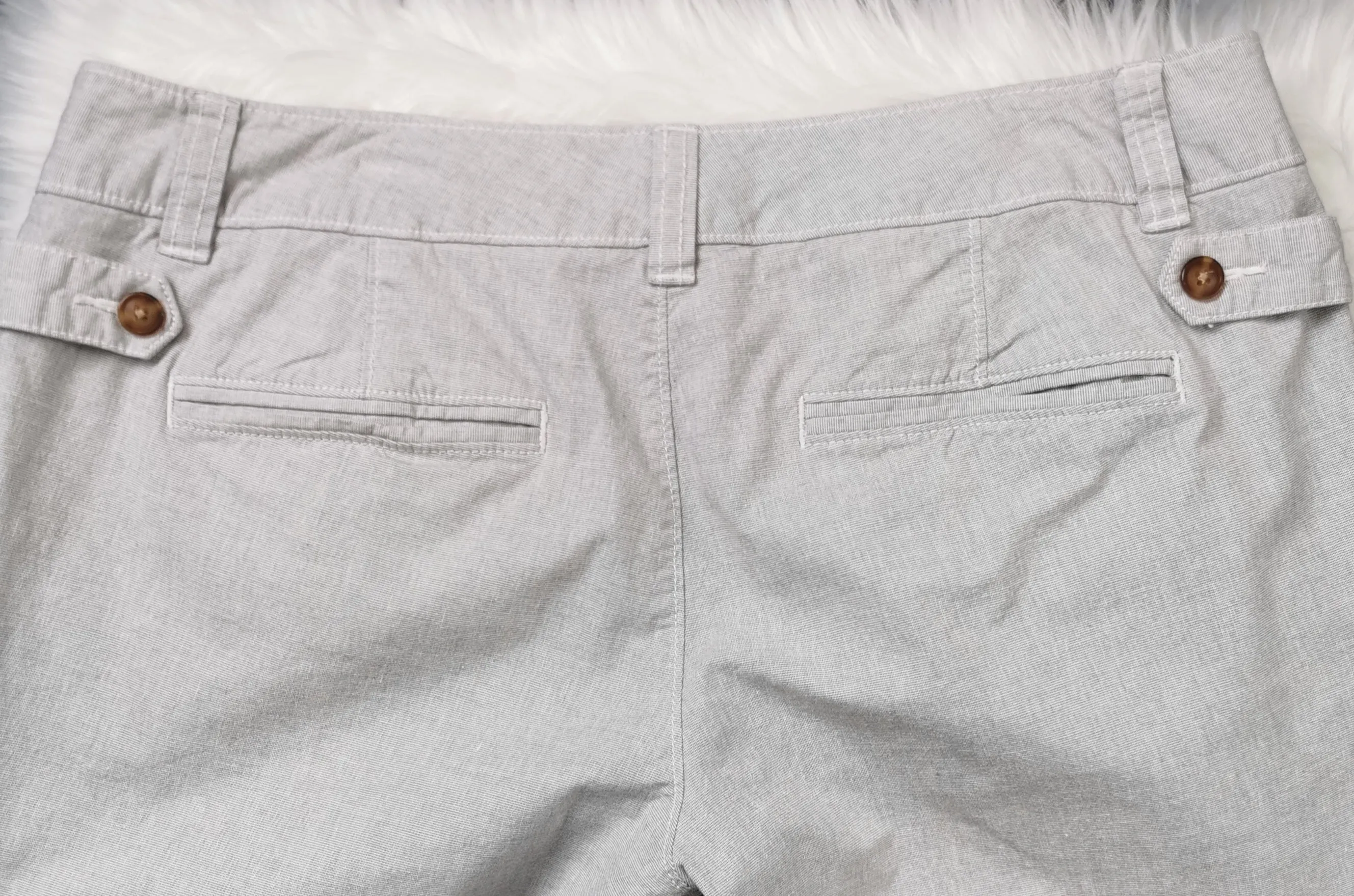 WOMENS SIZE 10 - OLD NAVY, Cotton Bermuda Shorts EUC B6